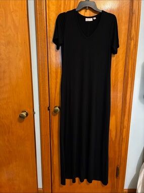 Women’s Black V-Neck Short Sleeve Maxi Dress